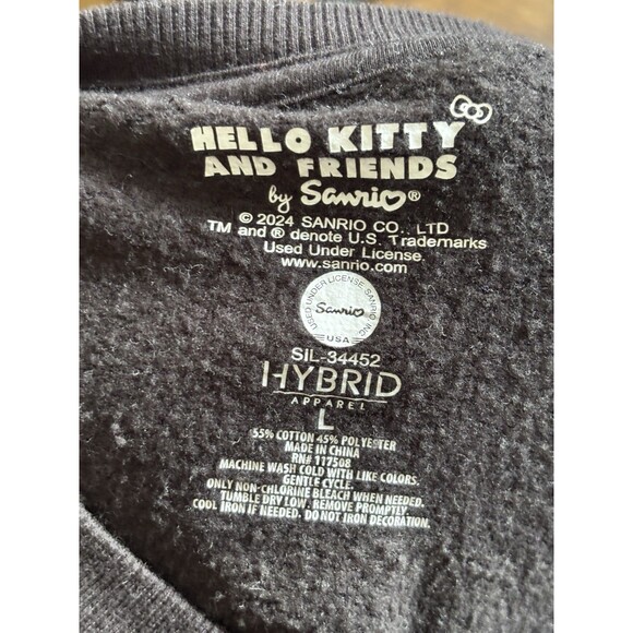 Sanrio Hello Kitty & Friends Halloween Graphic Crewneck Sweatshirt. Large - Picture 4 of 4